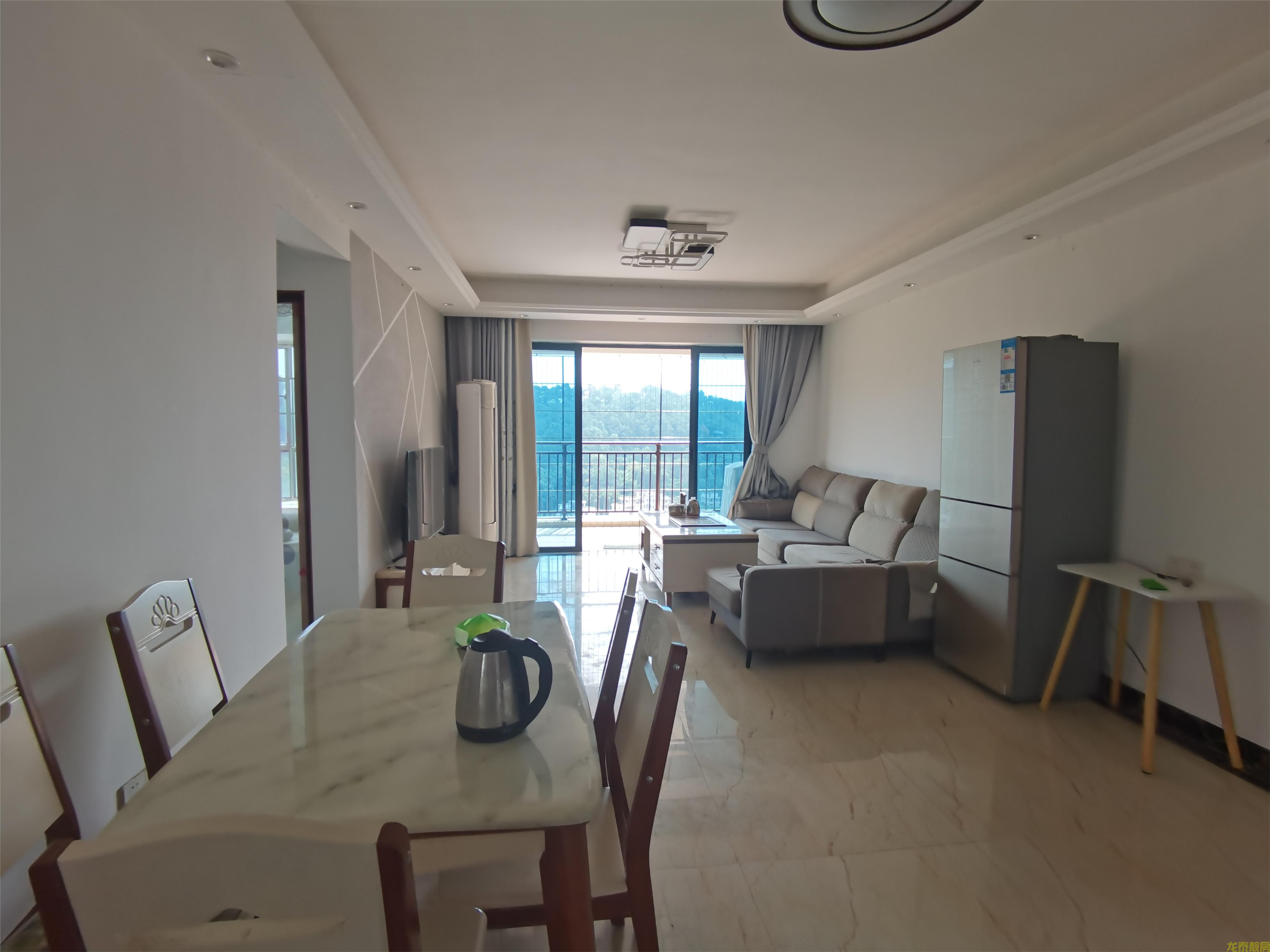 东丽新城电梯精装4房