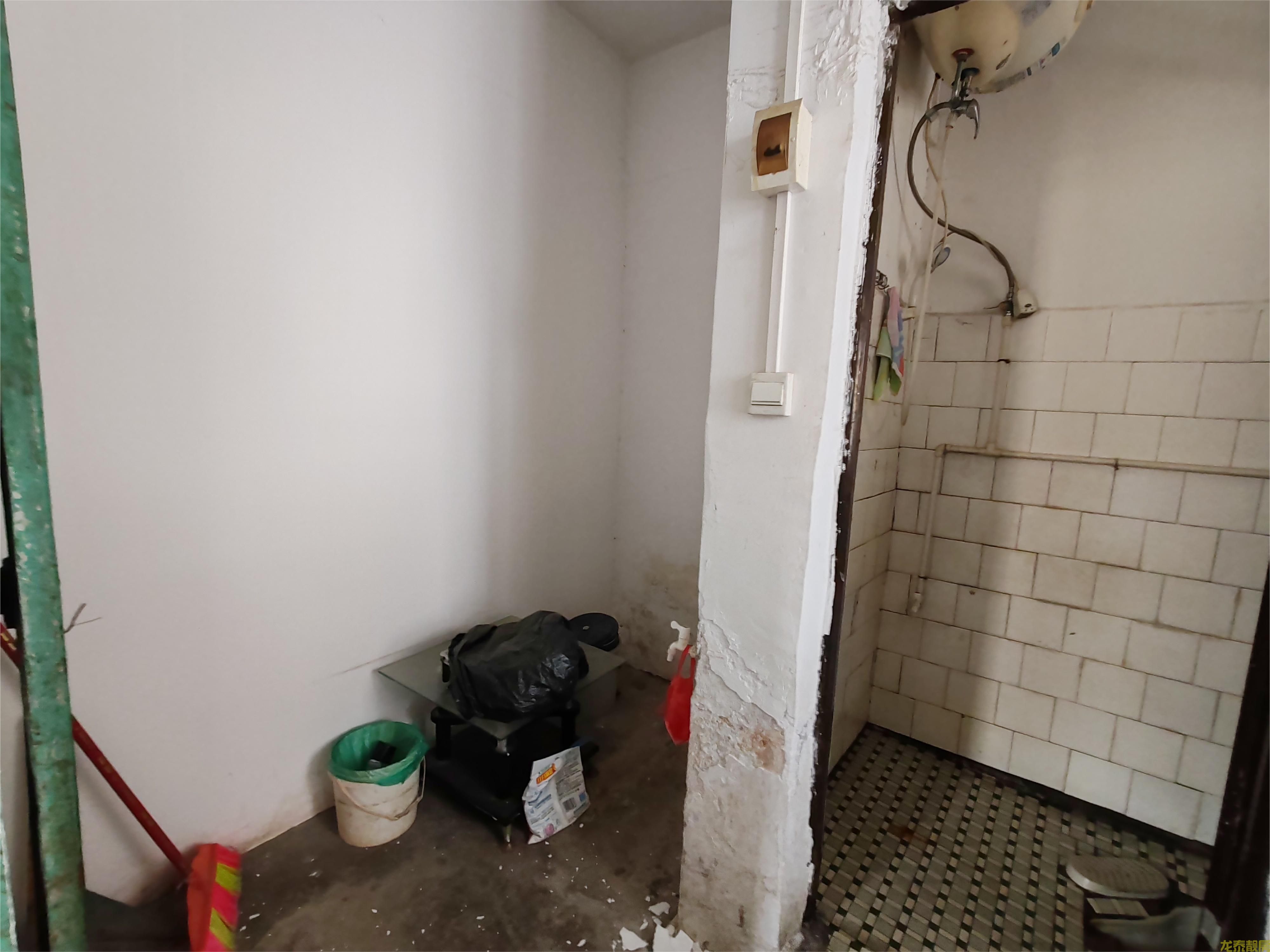 老城区好又多附近步梯6楼