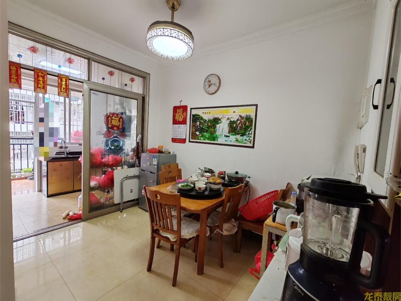 广信新城步梯南向