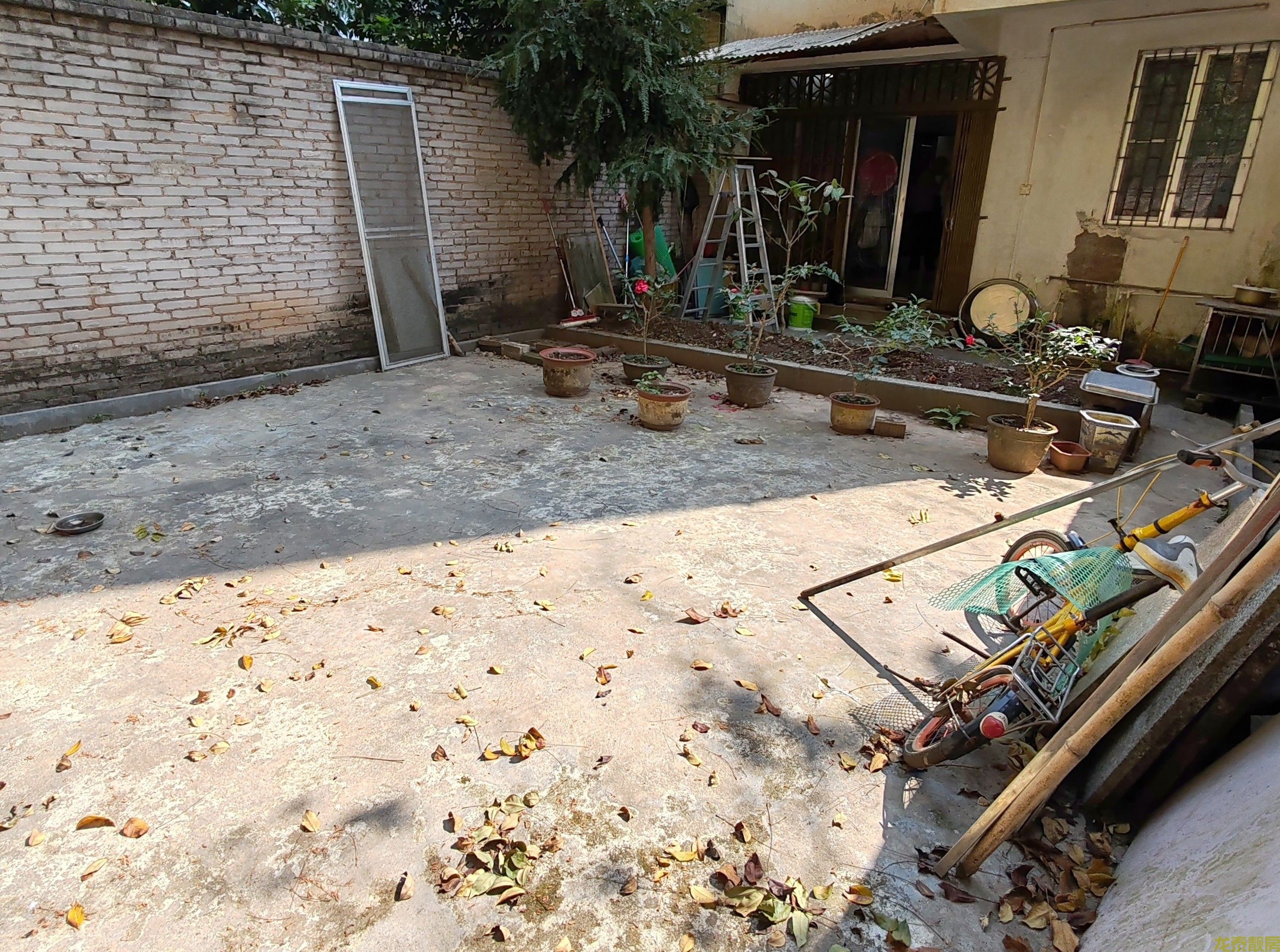 江口城区三层半自建房带前后花园