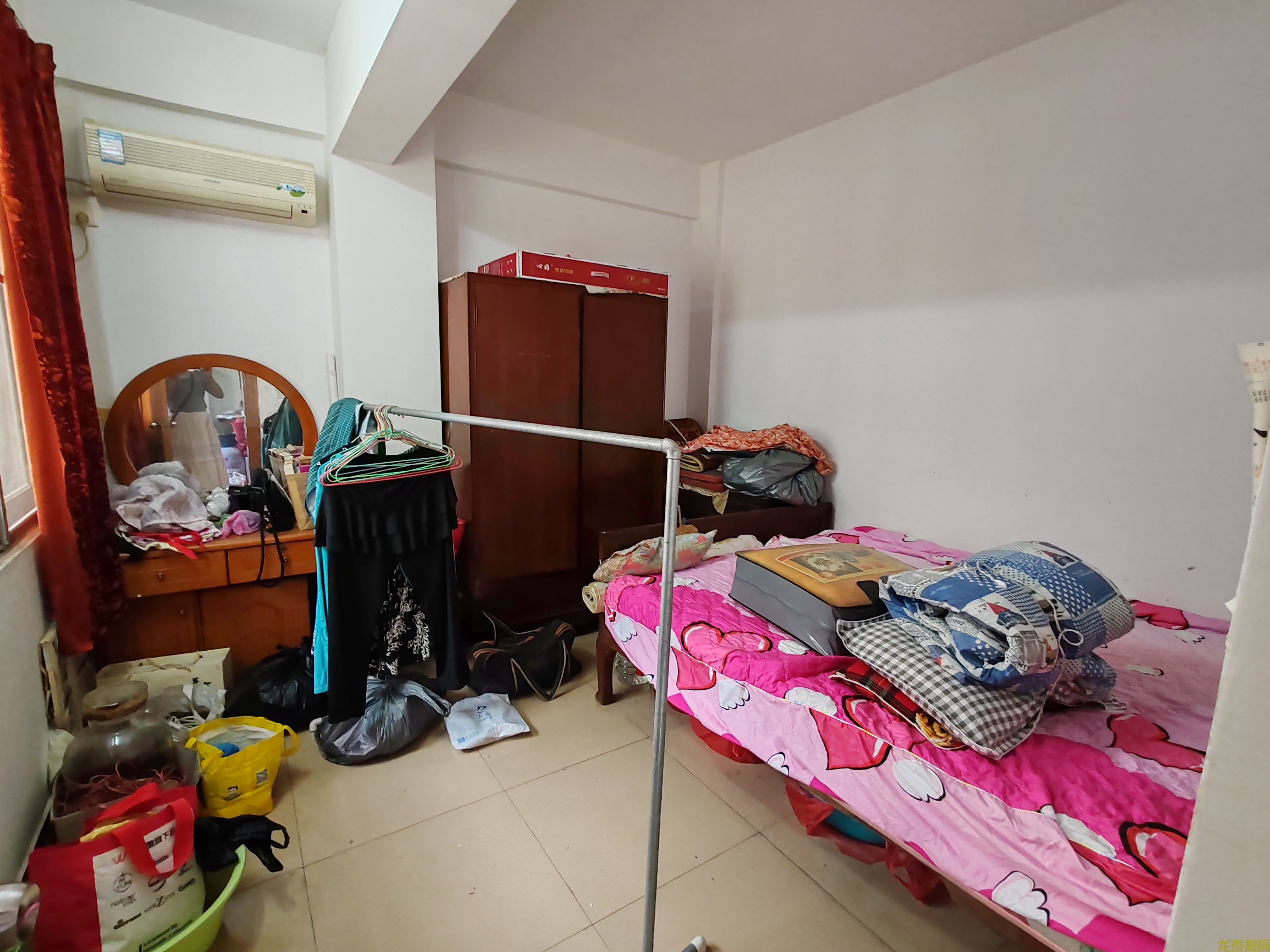 老城区中心市场附近步梯5楼