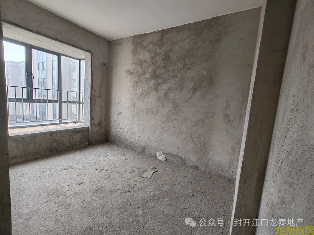 香槟壹号笋盘再现  3房可改4房户型 首付仅7万