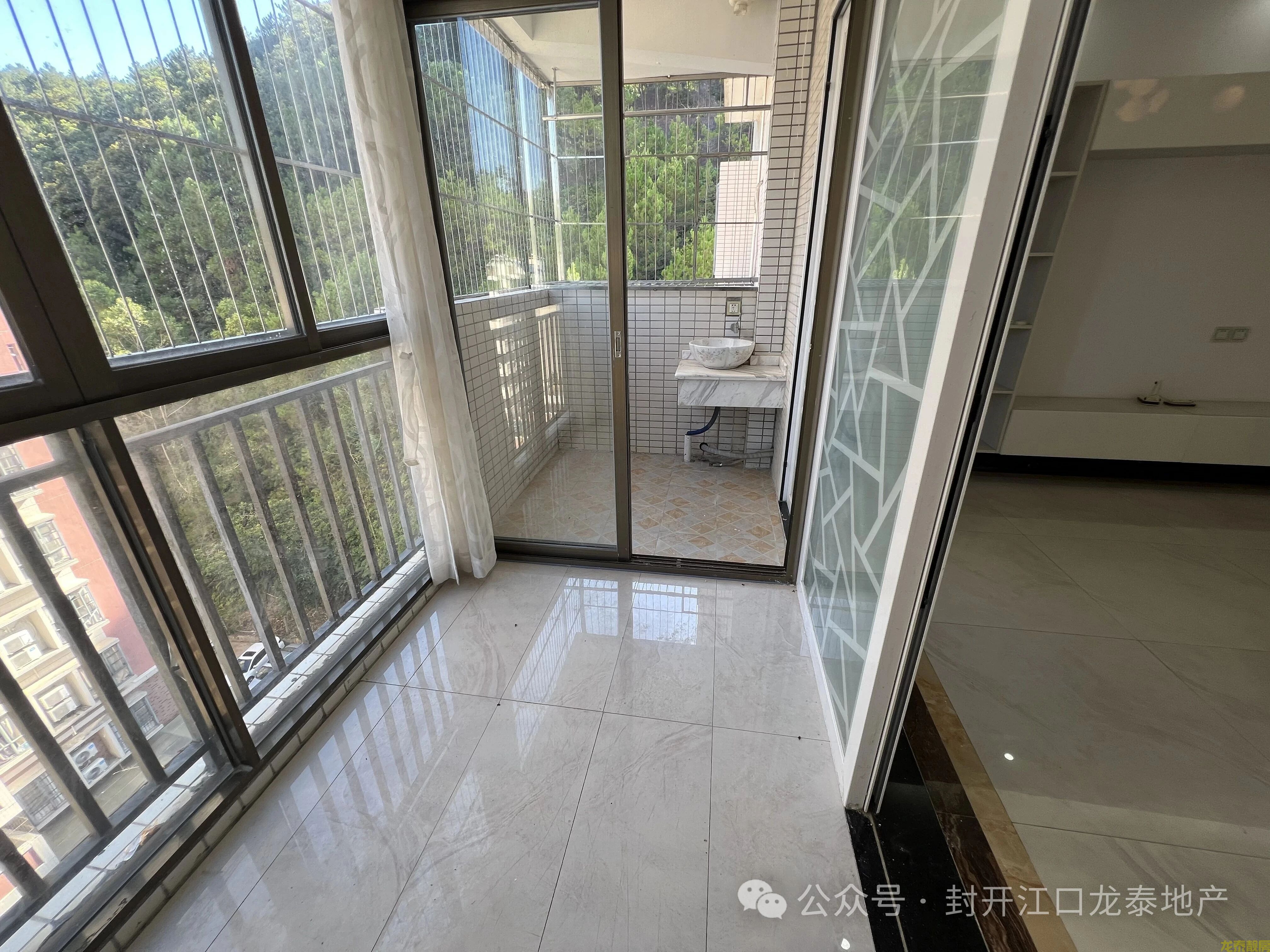 广信嘉园南向精装电梯三房