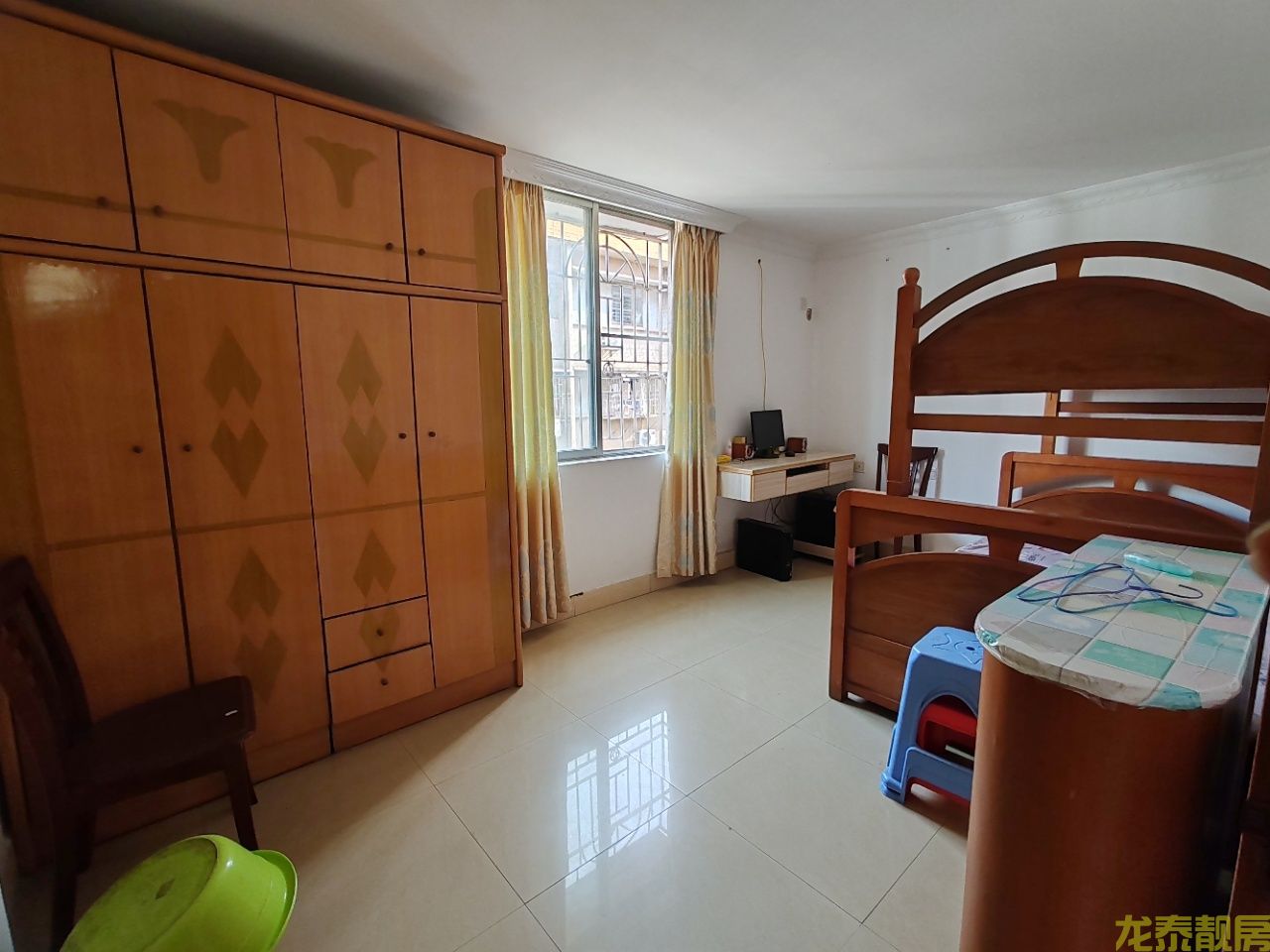 老城区繁华地段旧武装部，二小旁步梯四房