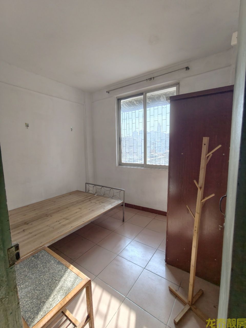 糖厂路口步梯靓楼层三房两厅售